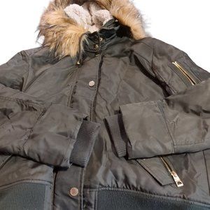 Woman's XL Guess Los Angeles Fur Hooded Winter Jacket Coat Lined Warm